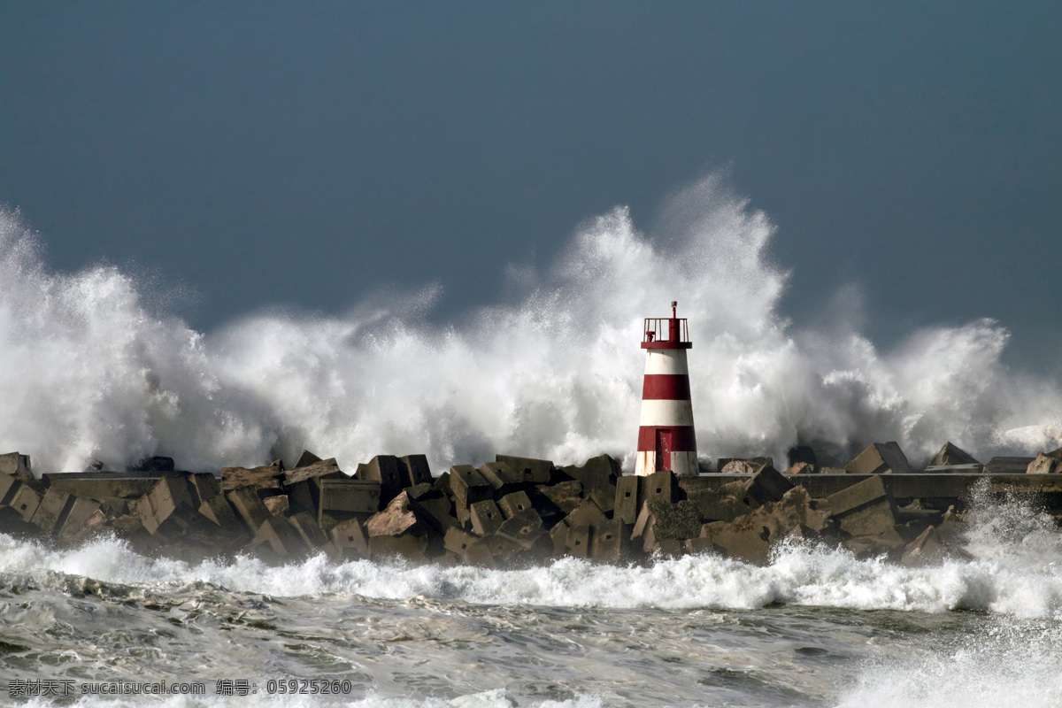 巨浪风暴 大海 风暴 海浪 海面 浪花 欧洲 灯塔 自然风景 自然景观 灰色