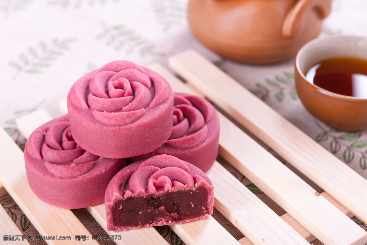 红酒 蔓 越 莓 月饼 玫瑰花型 蔓越莓 甜品 美味 蛋糕与甜品 餐饮美食