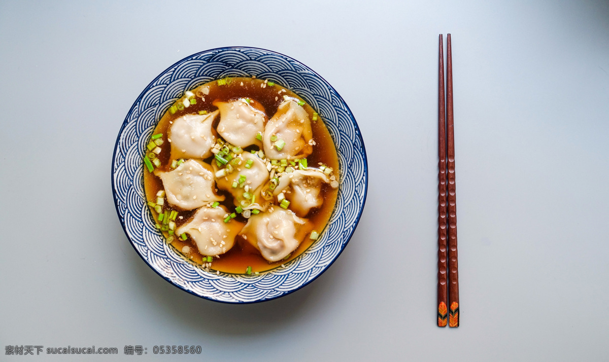 饺子汤 水饺 一碗饺子 碗里的饺子 特色饺子 手工饺子 家常饺子 饺子图片 中国小吃 中国美食 主食 面食 美食 碗筷 饺子摆拍 餐饮美食 传统美食