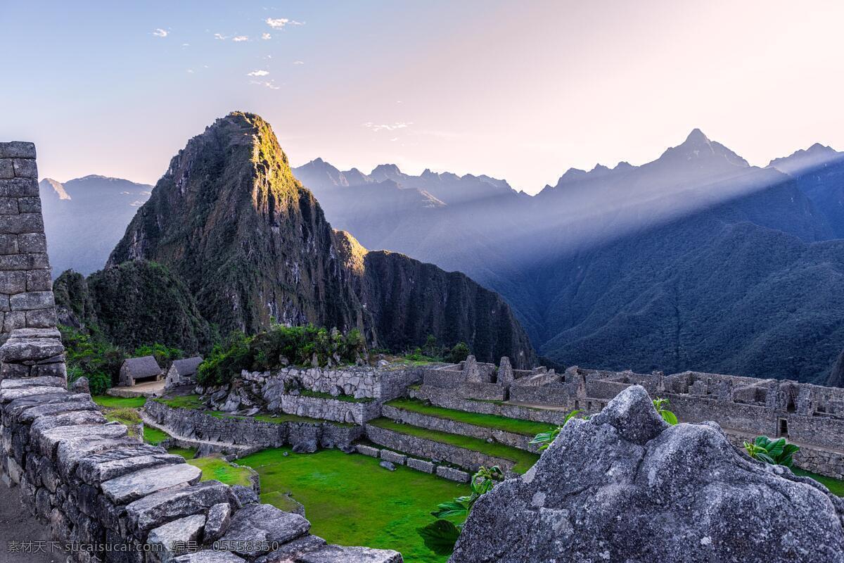 清晨 里 大山 风景 美景 晨光 高山 山峰 多娇江山 自然景观 自然风景