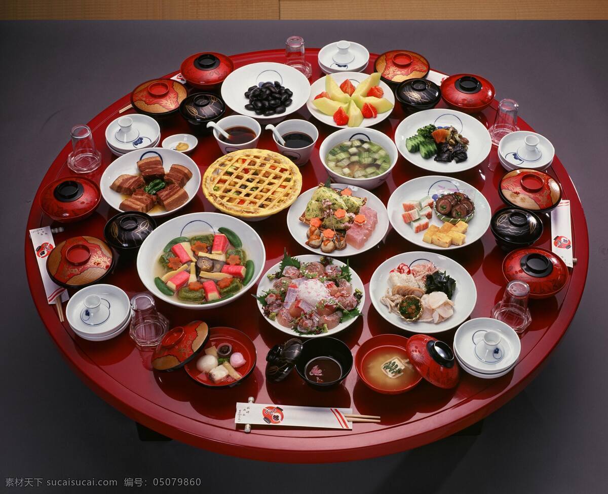 杯子 餐饮美食 碟子 丰富 日本 日本料理 五颜六色 圆台 桌 菜 丰富桌菜 桌菜 品种多样 调料碗 红漆台面 景物摄影 美食天下 西餐美食 矢量图 日常生活