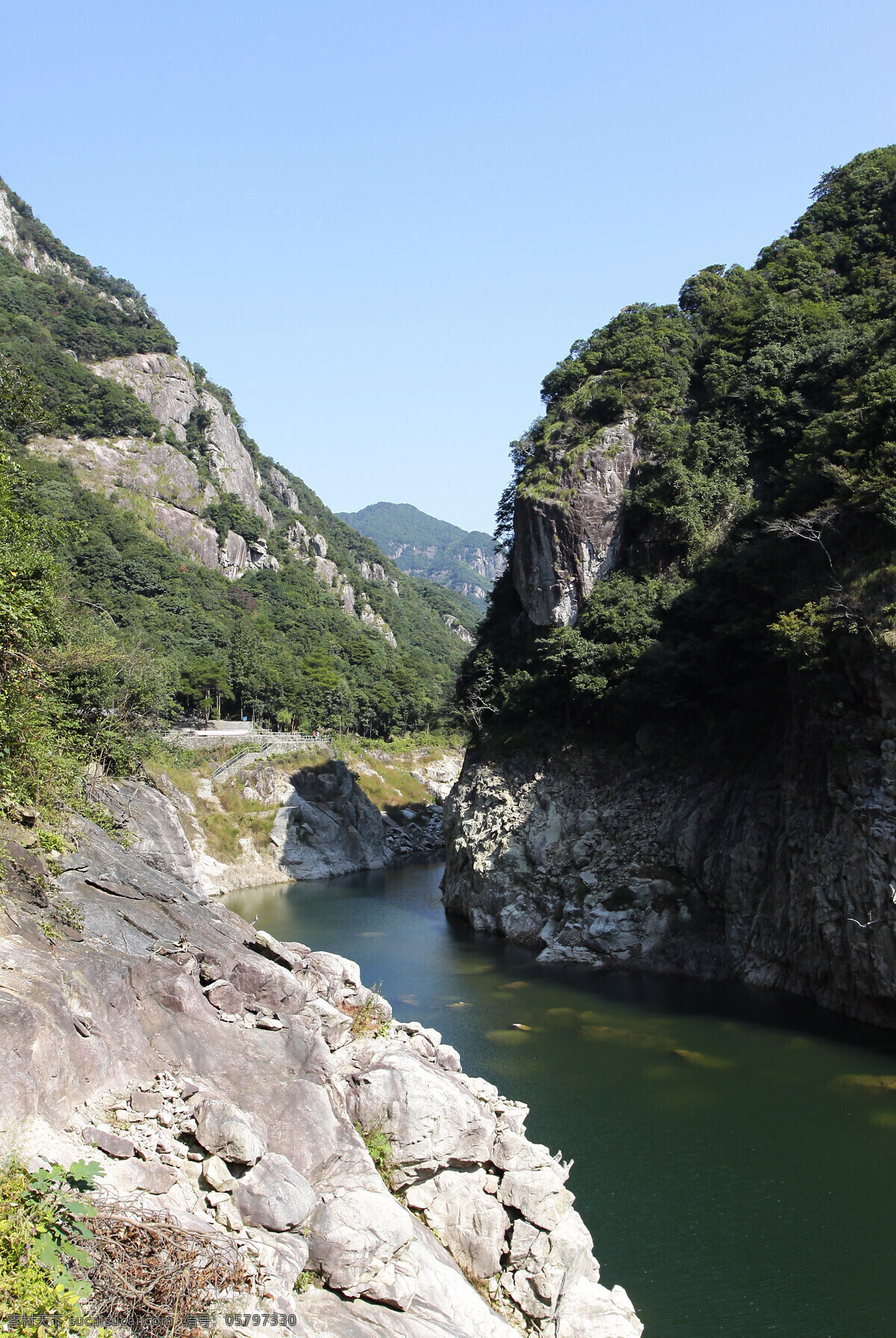 峡谷 碧水 蓝天 悬崖 岩石 峭壁 绿荫 山水风景 自然景观