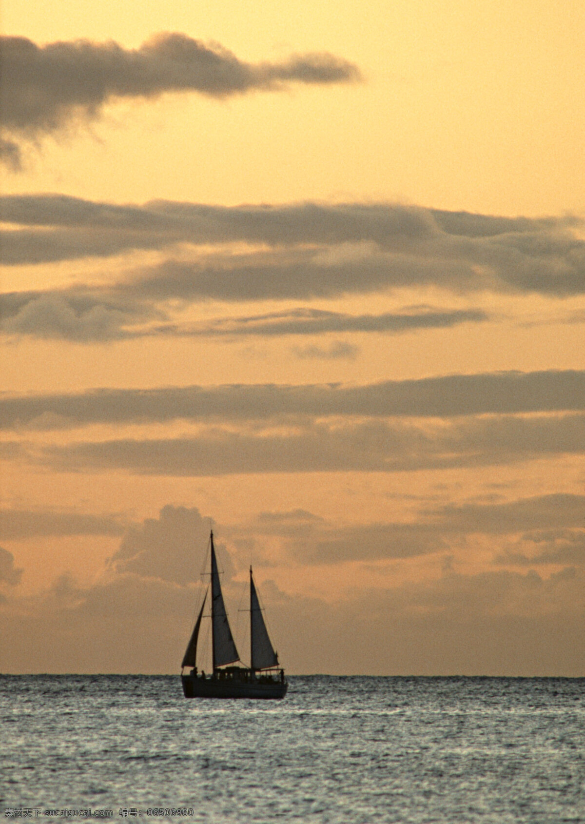 海上 帆船 旅游 风景区 夏威夷 夏威夷风光 悠闲 假日 海面 黄昏 日落 大海图片 风景图片