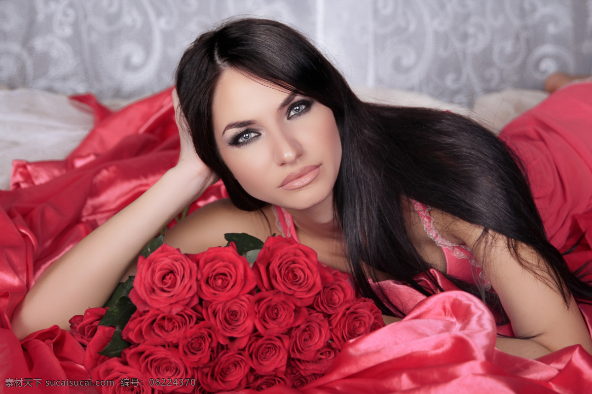 玫瑰花 外国 女人 外国女人 人物 趴在床上 美女图片 人物图片