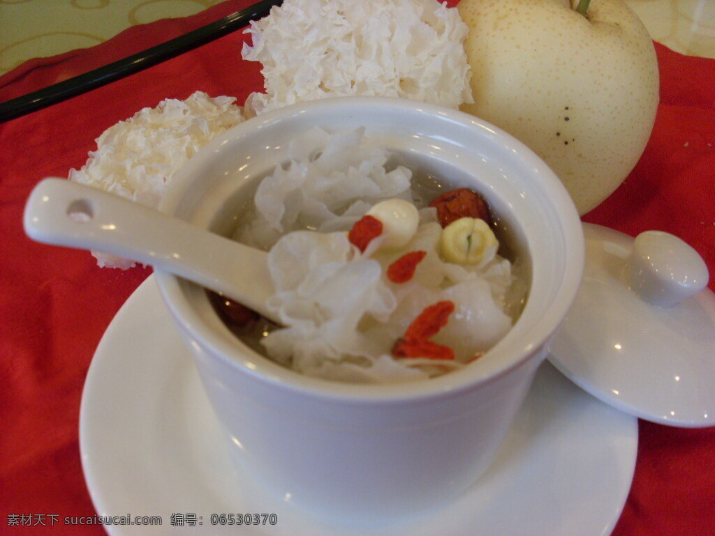 传统美食 莲子银耳汤 餐饮美食