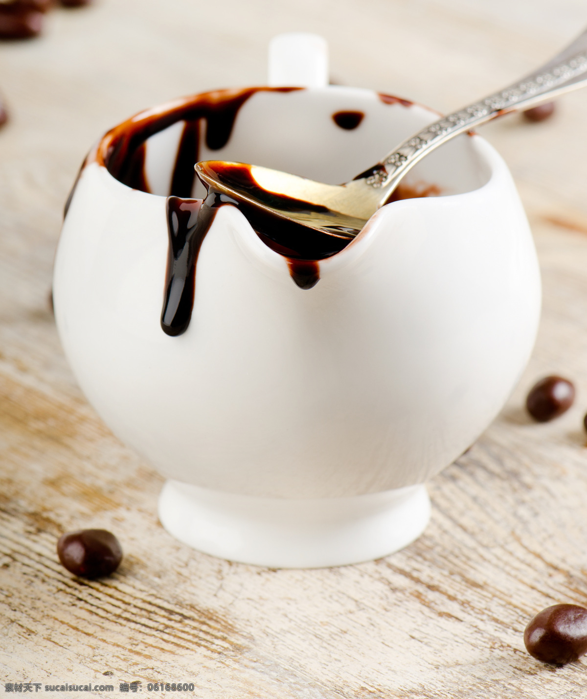 杯子 里 巧克力 汁 牛奶巧克力 甜品 点心 食物原料 食材原料 餐饮美食 美食图片