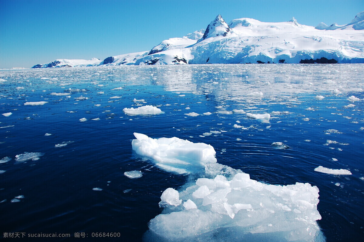 北极海 面上 冰川 浮冰 冰山 冰山风景 北极冰川 南极冰川 冰川风景 冰水烈火 生活百科 蓝色