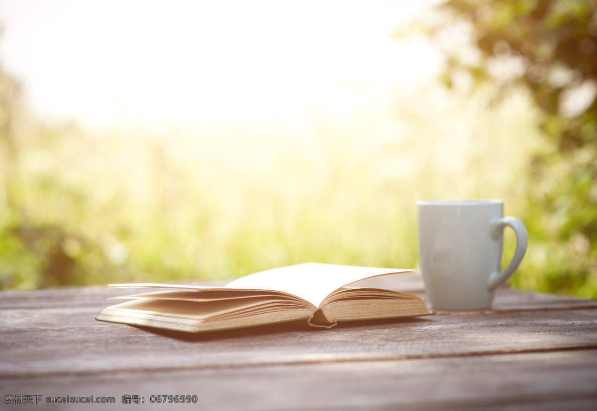 桌子 上 咖啡 书 户外 杯子 阳光 素材之家 生活百科 生活素材