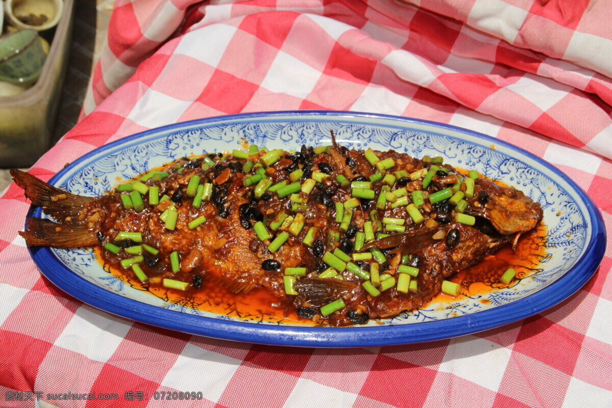 干烧武昌鱼 花盘子 葱 黑豆 烧鳊鱼 红油 餐饮美食 传统美食