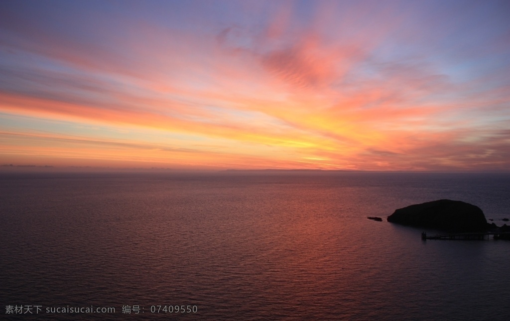 日出图片 日出 朝阳 朝霞 夕阳 晚霞 阳光 霞光 海滩 远山 海边 天空 白云 云朵 云海 风景 自然景观 自然风景