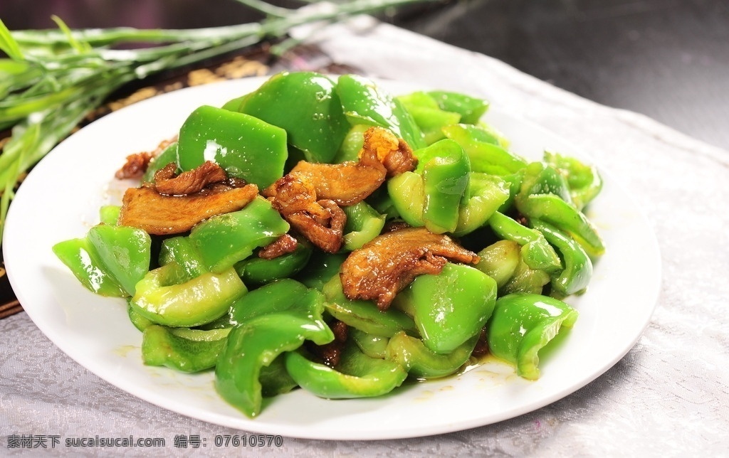 青椒炒肉 大辣椒炒肉 中餐 中国菜 家常菜 肉菜 荤菜 菜品 高清菜谱用图 餐饮美食 传统美食