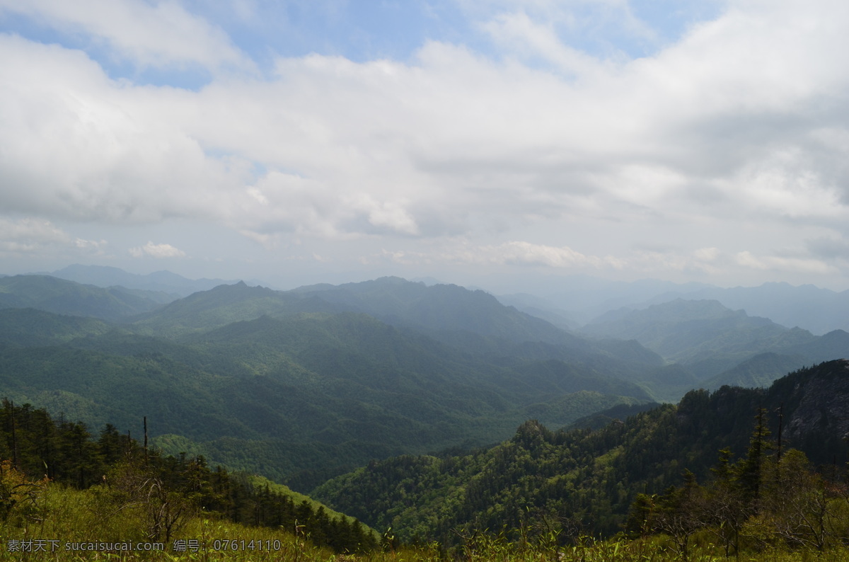 原始森林 层峦叠嶂 远山 大山远景 森林 群山 绿色 大自然 深山 蓝天白云 树林 树木 植被保护 大森林 旅游摄影 国内旅游