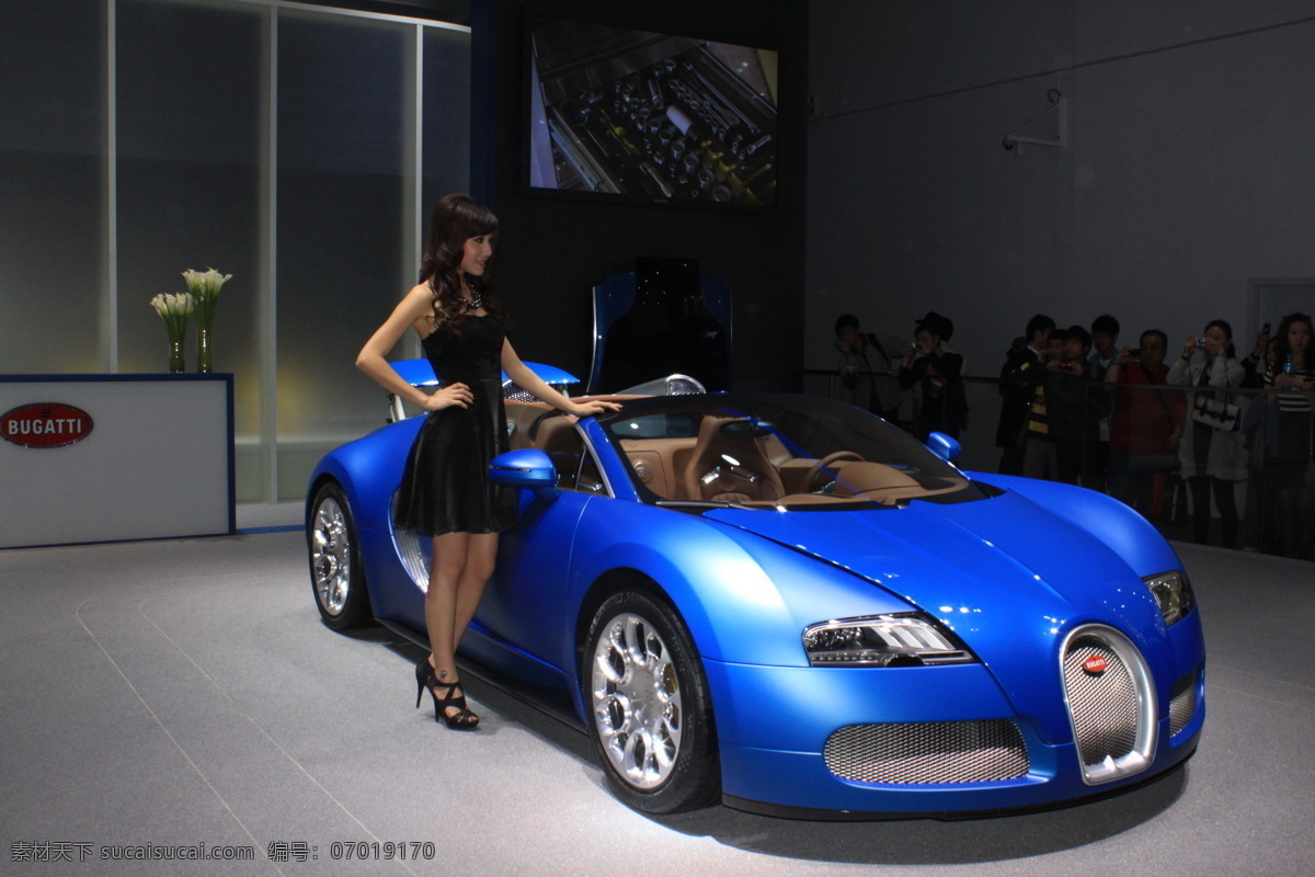 布 加迪 威龙 车模 蓝色 北京国际车展 布加迪 敞篷 现代科技