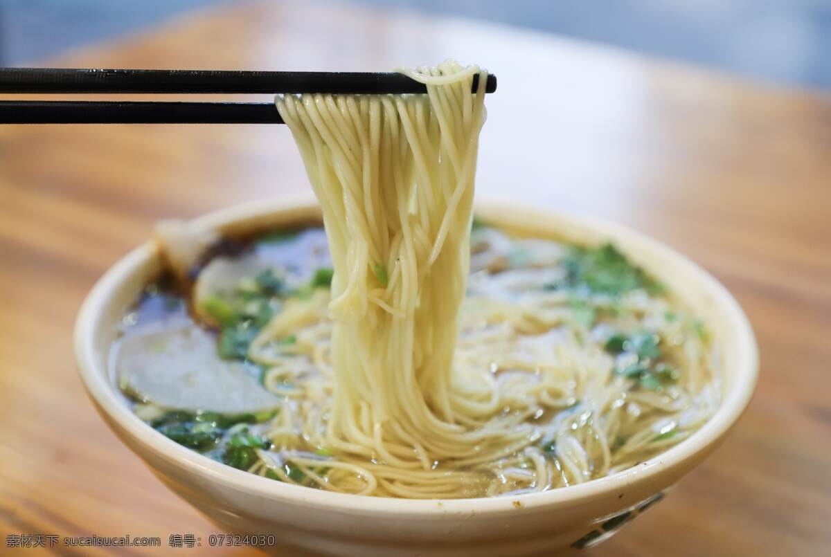 一碗汤面 面条 一碗面条 素面 筷子 汤面 美食 餐饮美食 餐具厨具
