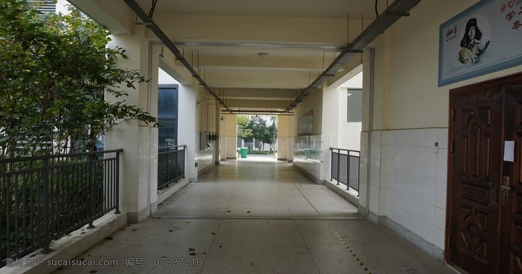 校园走廊图片 楼道 宽敞 教学楼 过道 明亮 建筑景观 自然景观 走廊 自然风景
