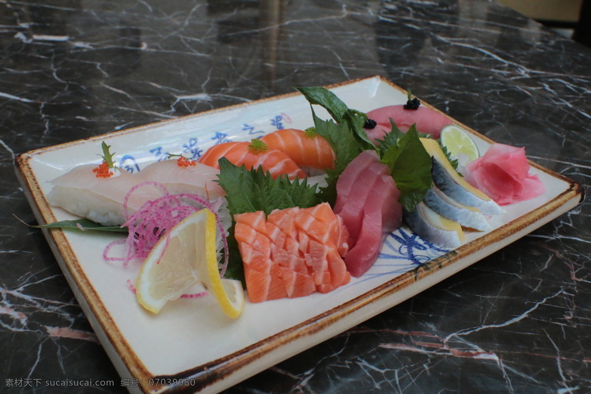 甜虾 章鱼 鱿鱼 生鱼片 饭卷 饭团 日本寿司 北极贝 日式寿司 三文鱼 三文鱼寿司 鲜虾寿司 海鲜刺身 寿司 五色刺身 日本料理 日本刺身 料理 海鲜 日料 食物 餐饮美食 西餐美食