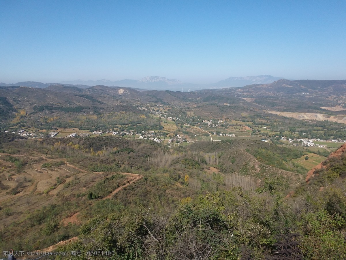 箕山南麓秋景 登封 徐庄镇 大熊山 箕山 太室山 少室山 村庄 道路 农田 民宅 树林 箕山颍河风光 旅游摄影 国内旅游