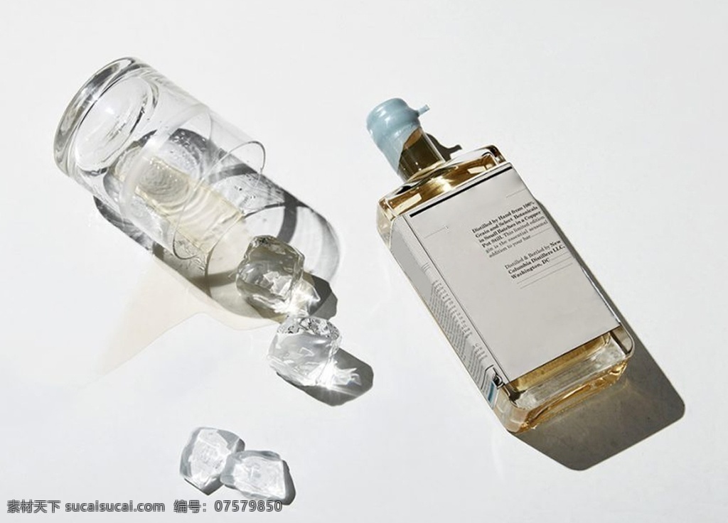 香水瓶 酒瓶 场景展示 包装盒 包装设计 白色 简约 vi素材 产品素材 贴图 贴logo