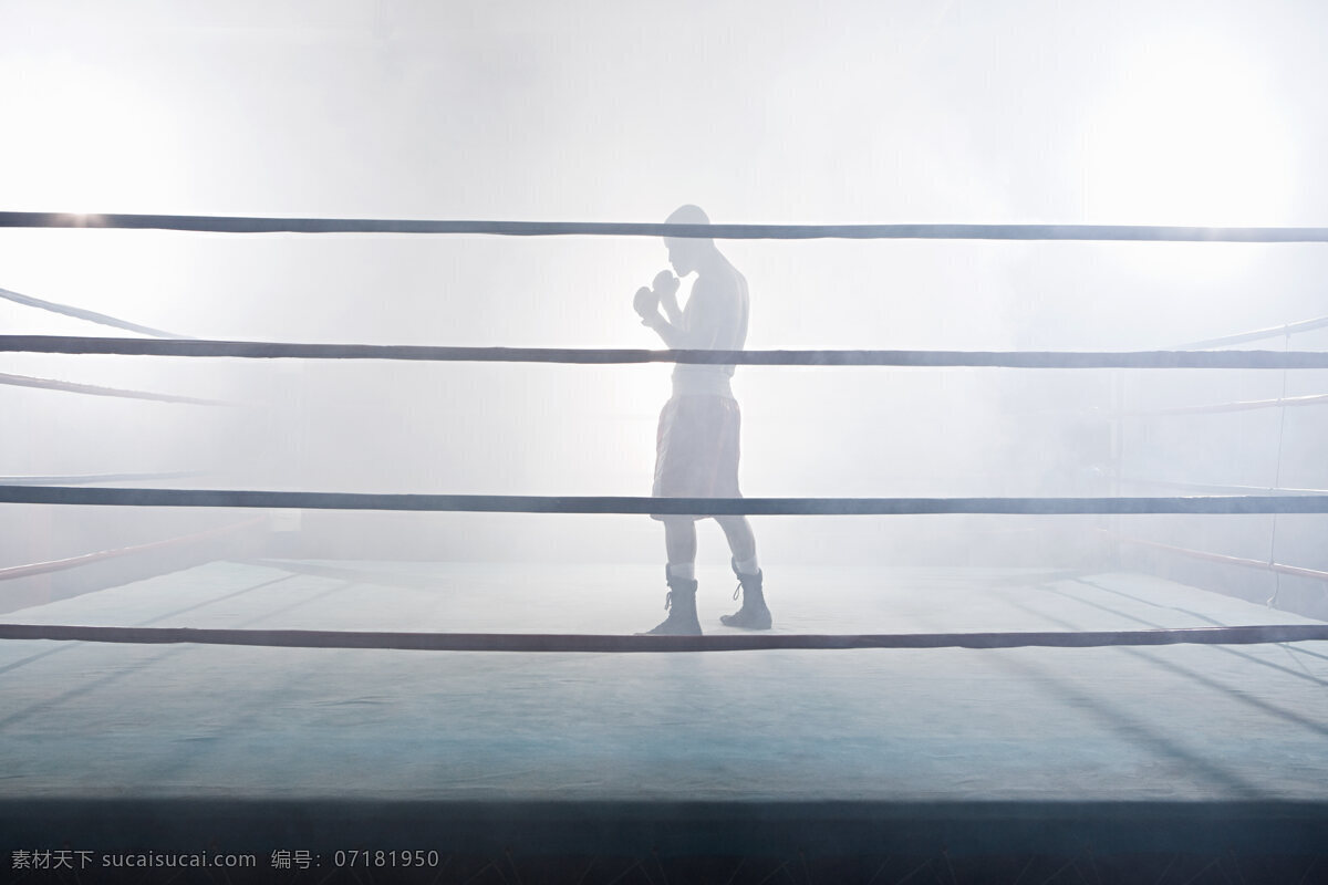 站 朦胧 擂台 上 拳击手 拳击 搏击 力量 男人 肌肉 高清图片 商务人士 人物图片