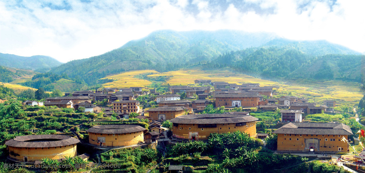 土楼全貌 福建 土楼 围楼 圆楼 客家 屋檐 树丛 树林 菜地 田野 田园 高山 群山 鸟瞰 俯视 世界文化遗产 福建旅游 福建土楼 建筑景观 自然景观