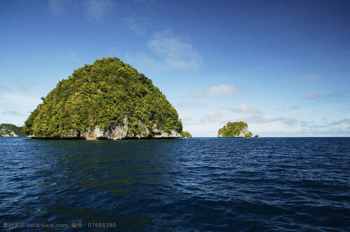 大海中的小岛 大海 海 海中岛 小岛 绿岛 圆岛 高清 自然风景 自然景观