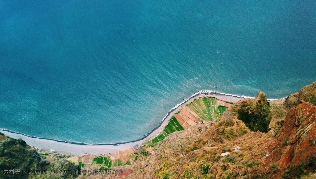 海边图片 海边 海岸线 沙滩 海浪 浪花 礁石 天空 云朵 景色 美景 风景 自然景观 自然风景