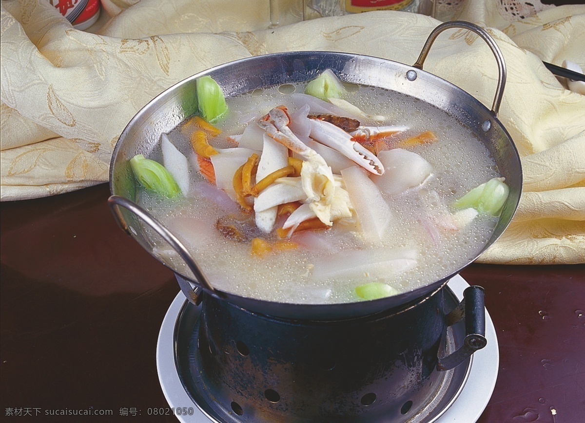 锅仔饺滑子菇 三鲜滑菇 海鲜锅仔 菌菇三鲜 三鲜锅仔 富贵虾滑 三鲜菌菇 一锅鲜 杏鲍菇 农家烩三鲜 锅仔 餐饮美食 传统美食