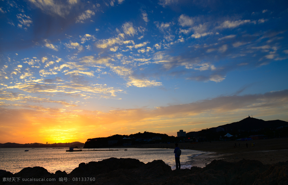 傍晚 彩云 大海 公园 海边 礁石 蓝天 旅游摄影 大连 付家庄 夕阳 霞光 人物剪影 自然风景 psd源文件