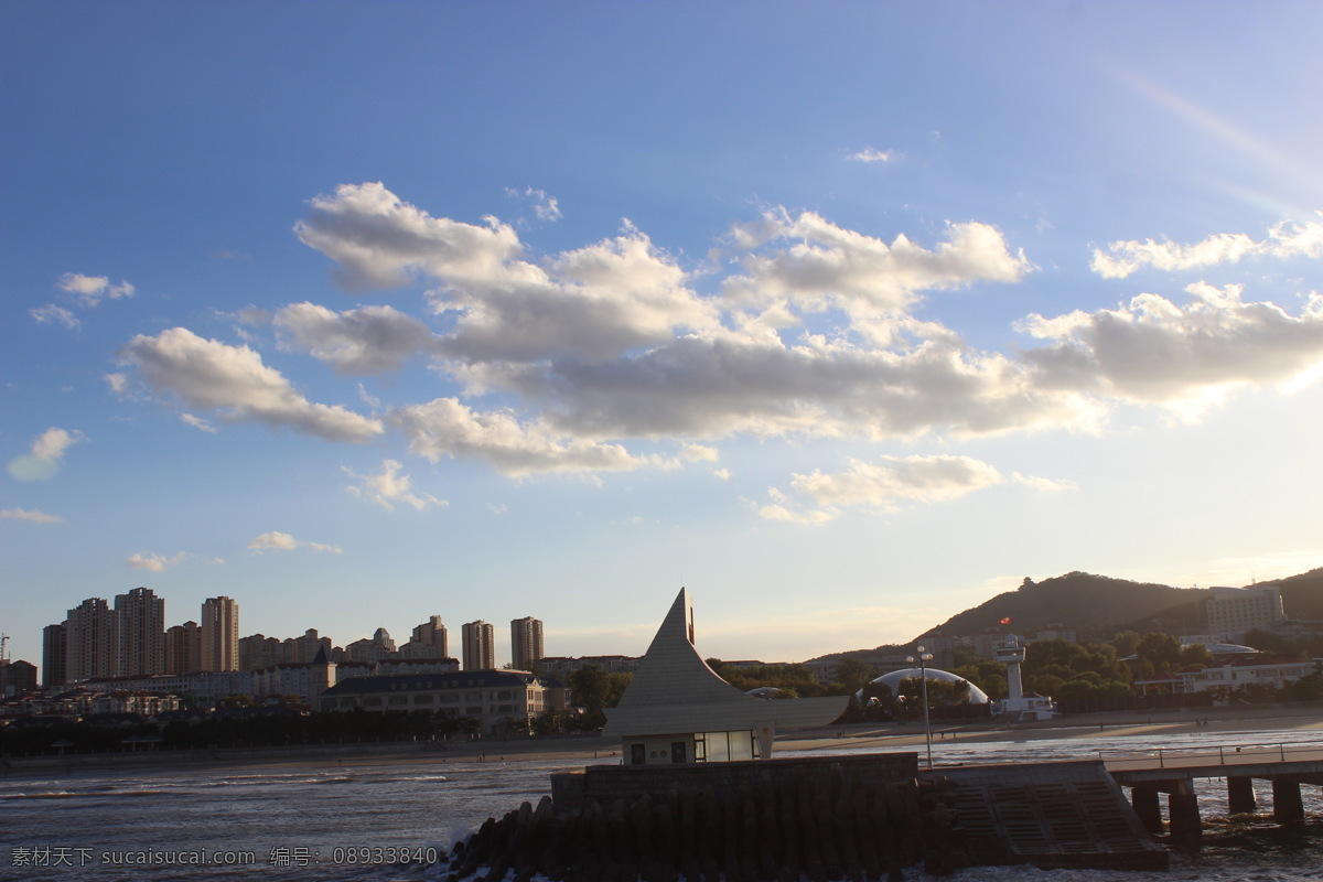 太阳 云 海 沙滩 小镇 自然景观 自然风景