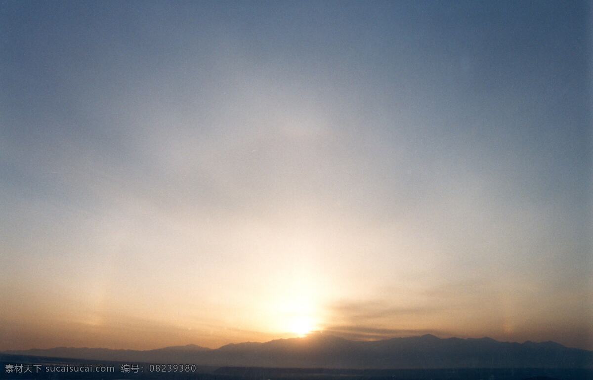 黄昏天 黄昏的天 远山 日落 自然景观 自然风景 摄影图库