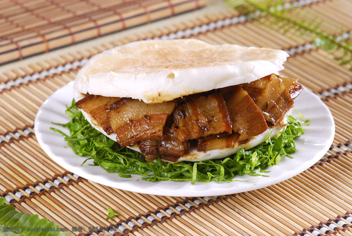 肉夹膜 锅盔 夹饼 锅盔夹卤肉 美食摄影图库 餐饮美食