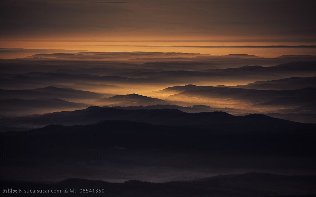 山 水 树 景观 空中 鸟瞰 旅游 航空 绿色 云 色彩 山脉 远眺 山峦 雪山顶 蓝天 云海 航拍风景 山坡 森林 森林绿化 森林植被 田园风光 田园风景 航拍乡村风景 自然 林区 树林 树木 背景 自然景观 自然风景