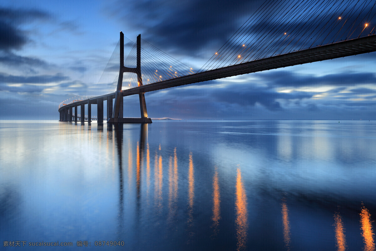 跨海大桥 桥梁 大桥 吊桥 海洋 大海 壮观 夜景 倒影 建筑 名车 自然景观 建筑景观