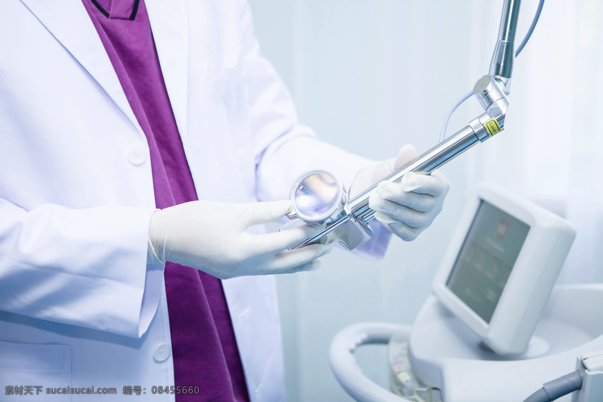 调试医疗器械 研究人员 未来 现代 生命 生命力 生物学 研发 研究 科学 手术室 科学家 科技背景 科研 结构 蓝色科技 观察 设备 打针 手术台 健康 医疗 养生 冷静 分子 创新 化学 医学设备 医生 医疗器械 手术 医疗设备 医院 安全 安静 实验 实验室 强壮 超前 现代科技 医疗护理