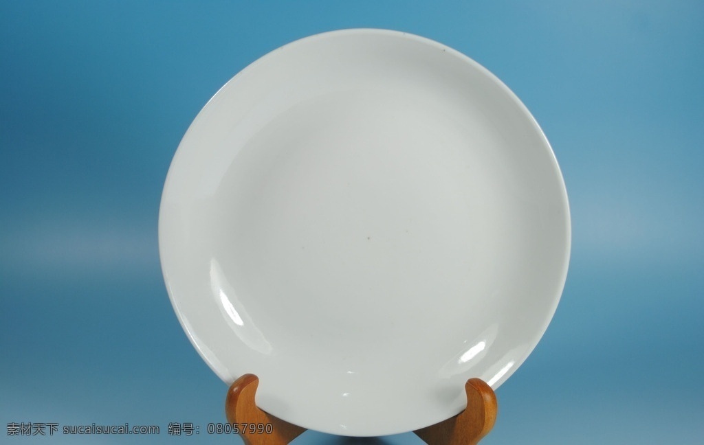 空白瓷盘样品 盘子 空盘子 白盘子 白瓷 白盘 装饰盘 瓷盘 陶器 陶瓷 设计素材 平面素材 文化艺术