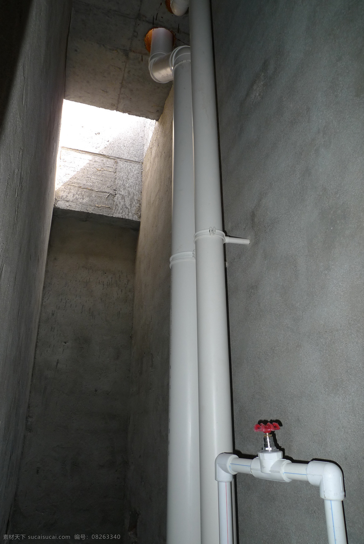 水管 管路 新型材料 pvc管 进水管 白色管子 工地建筑照片 建筑摄影 建筑园林