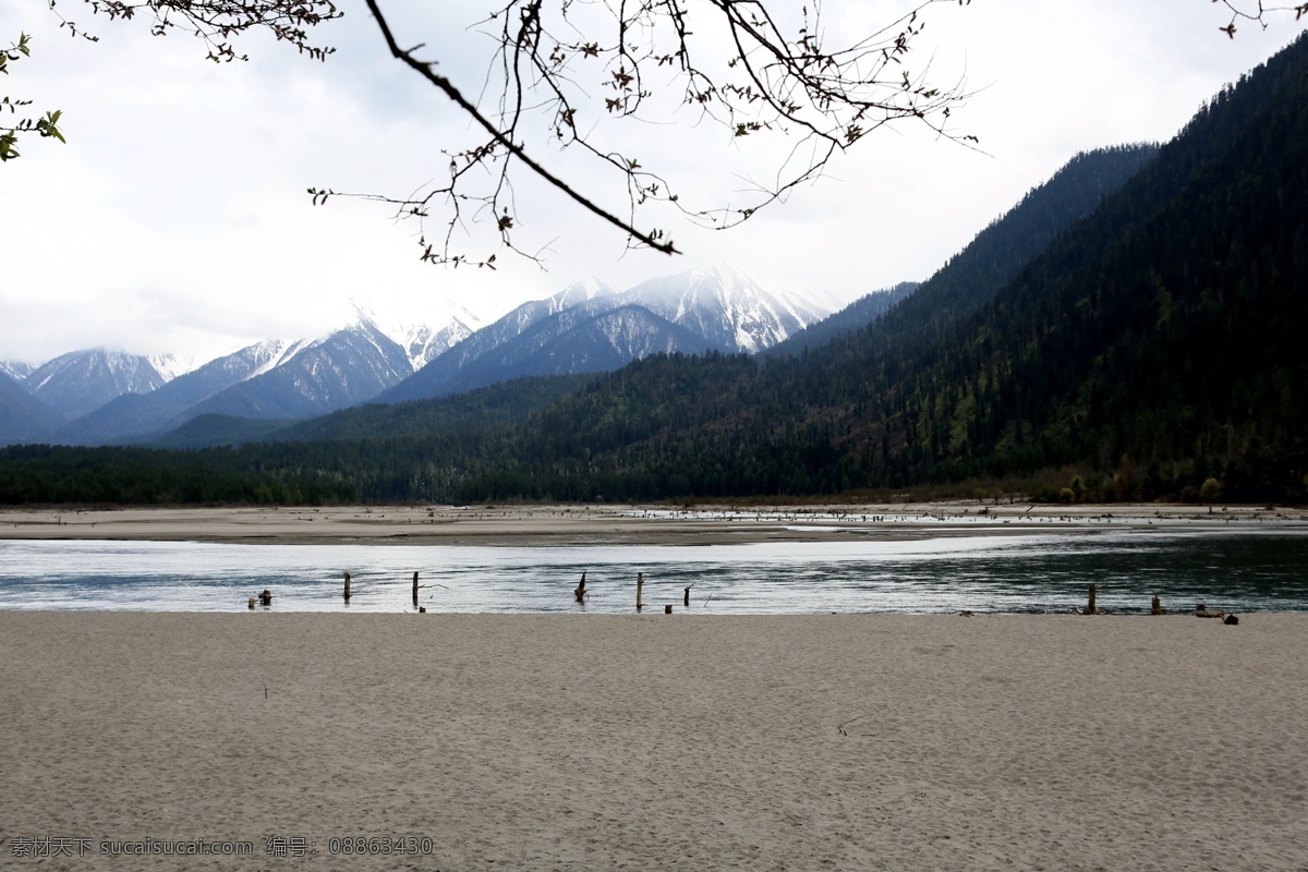 川藏林芝风景 江河 河滩 水流 古柏 山峰 山脉 雪山 倒影 云烟渺渺 旅游摄影 自然风景