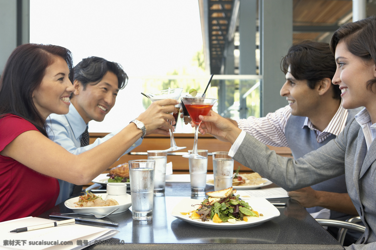 同事聚会 朋友聚会 干杯 喝酒 聚会 party 高兴 朋友 相聚 叙旧 同学 美女 帅哥 宴会 人物 生活百科 娱乐休闲 高清 日常 生活 日常生活 人物图库