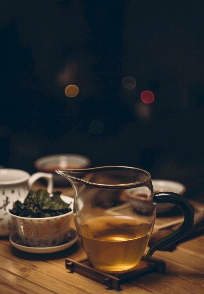 喝茶 绿茶 素食 冲茶 饮品 饮料 热饮 茶 清茶 茶杯 杯子 茶具 饮茶 茶水 茶叶 拍照 照片 拍摄 壁纸 高清 特写 照片图片 餐饮美食 饮料酒水