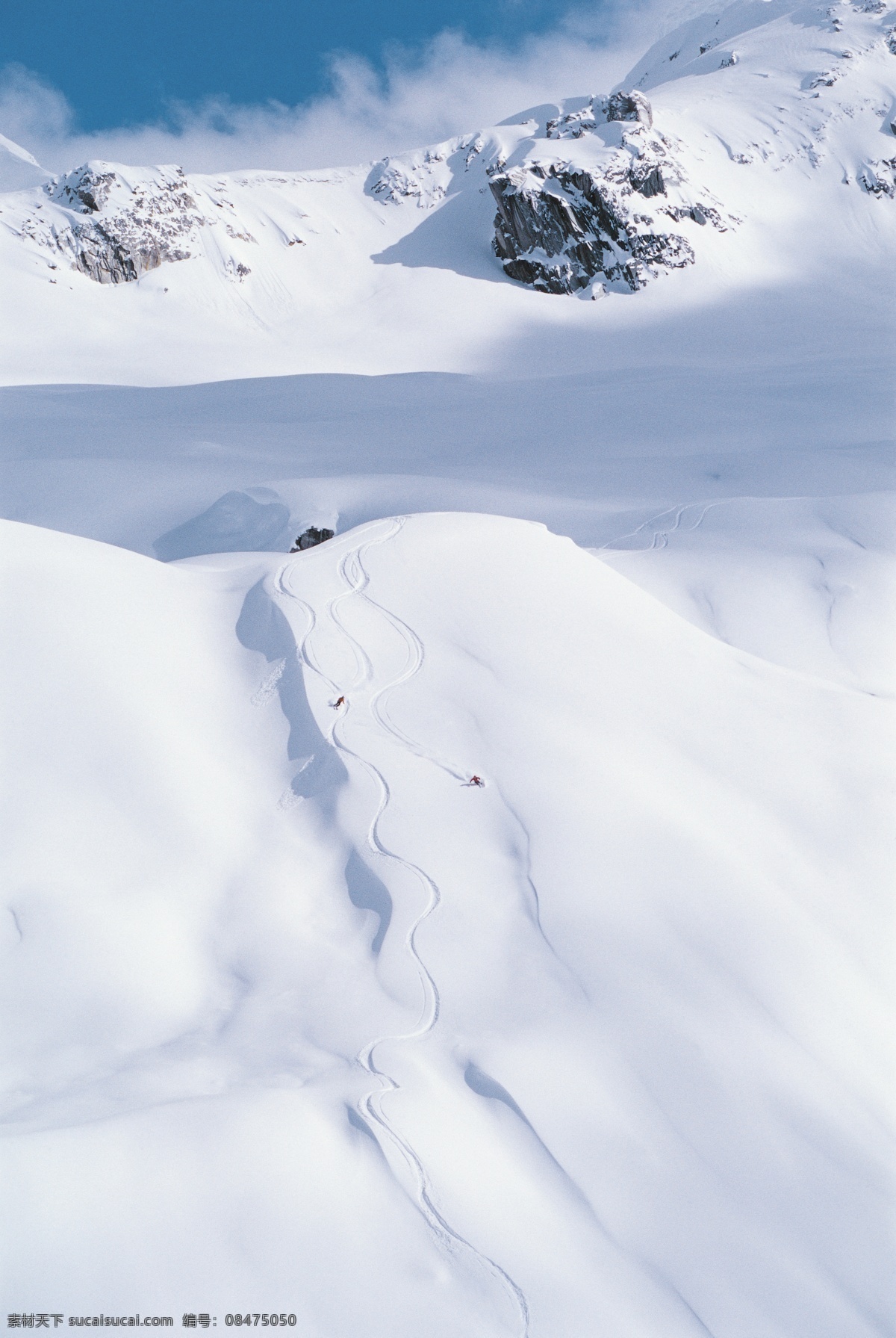 高山 划 雪 远景 摄影图片 滑雪 生活百科 高山划雪 雪山 体育运动