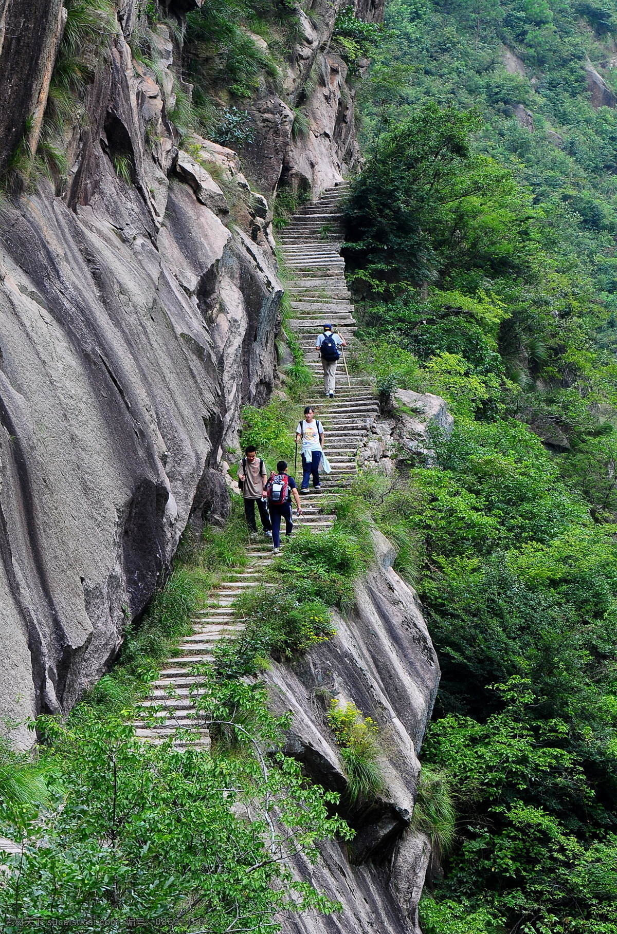 徽杭古道 台阶 山 石头 怪石 徒步登山 悬崖 登山人 安徽 国内旅游 旅游摄影