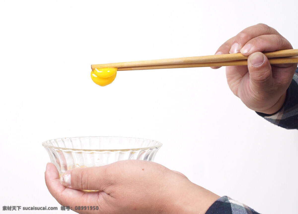 草鸡蛋 筷子 夹鸡蛋 蛋黄 玻璃碗 使用筷子 特写 壁纸 海报 摄影jpg 生活百科 生活素材