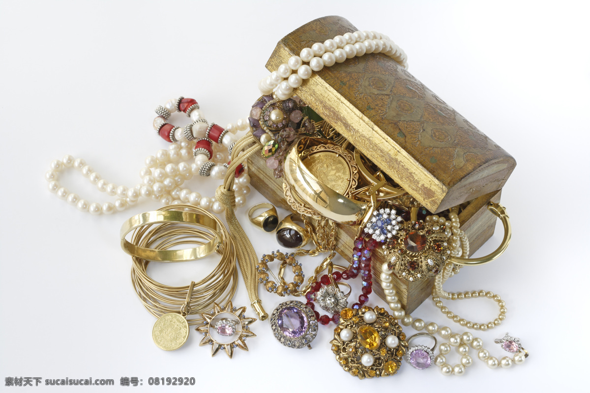 珠宝 钻石 黑底 宝石 矿石 时尚 奢华 金刚石 红宝石 蓝宝石 绿宝石 祖母绿 珍珠 紫宝石 水晶 财宝 金币 项链 海盗财宝 宝箱 宝藏 生活百科 生活素材