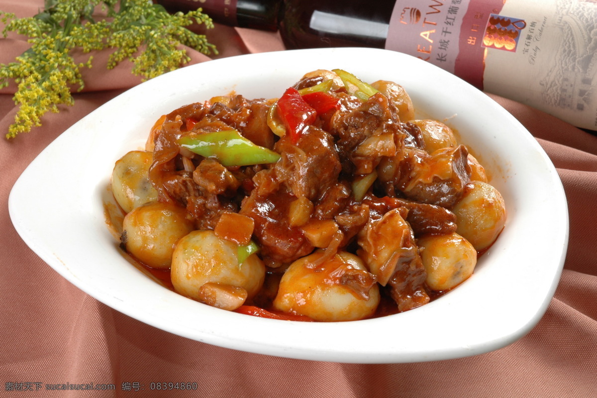 小土豆烧牛腩 小土豆烧牛肉 土豆烧牛腩 土豆煨牛排 土豆烧牛排 土豆焖牛肉 红烧土豆牛排 小土豆 土豆煨牛肉 传统美食 高清菜谱用图 餐饮美食