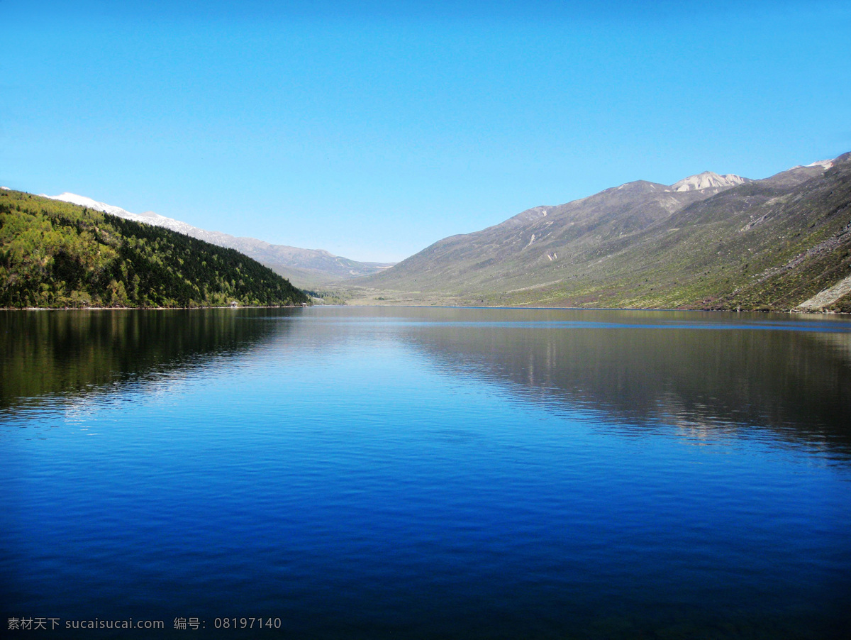 湖光山色 湖面 平静 蓝色水面 倒影 山 湖水 蓝天 山水 波光粼粼 风光 自然风景 自然景观