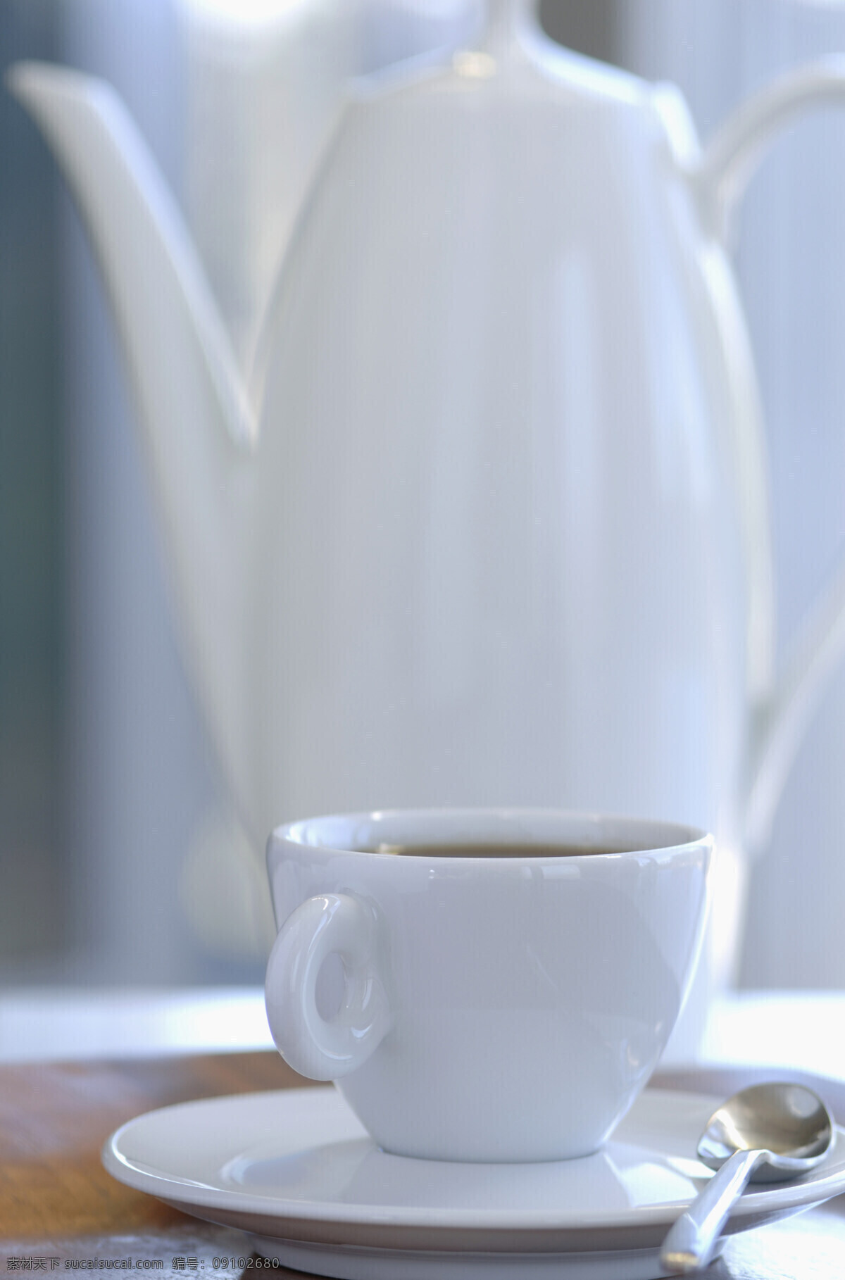一杯 咖啡 饮料 浓香 提神 咖啡杯 托盘 白色 勺子 杯具 高清图片 咖啡图片 餐饮美食