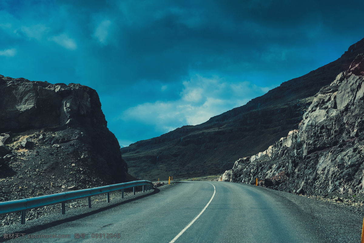 蓝天 白云山 石 公路 风景 蓝天白云 弯曲公路 马路 道路风景 公路风景 美丽风景 风景摄影 自然风景 公路图片 环境家居