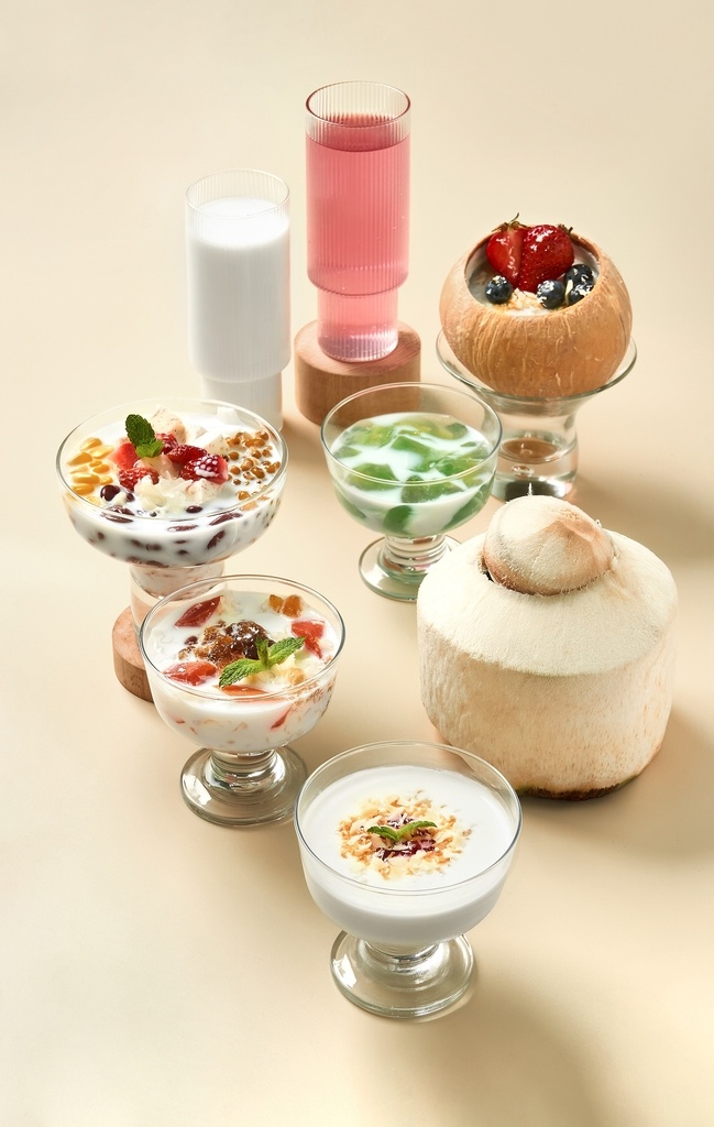 椰子汁 水果奶茶 椰汁 饮料 饮品 冷饮 水果茶 椰汁奶茶 椰汁水果奶茶 鲜椰汁 椰子 草莓椰汁 蓝莓椰汁 水果椰汁 冰沙 奶茶 刨冰 奶昔 仙草布丁 仙草 甜品 甜点 餐饮美食 饮料酒水