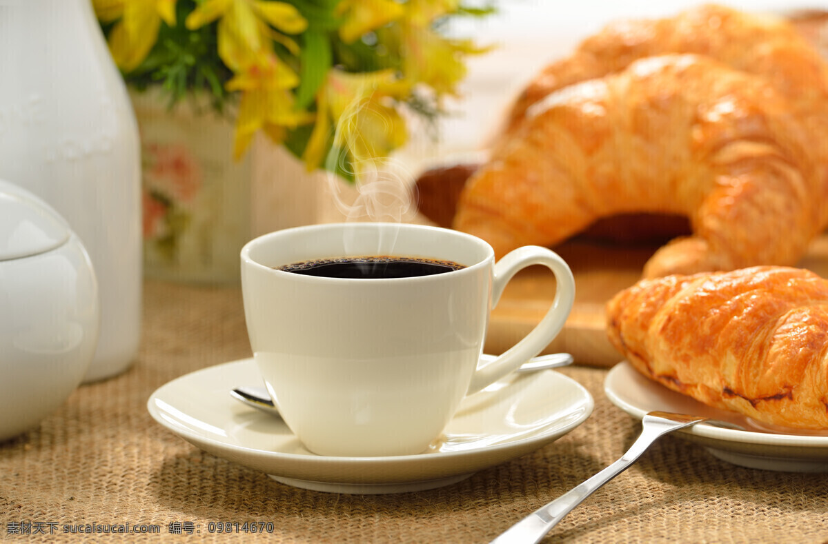 咖啡 面包 早餐 爱心早餐 高档咖啡杯 勺子 饮食