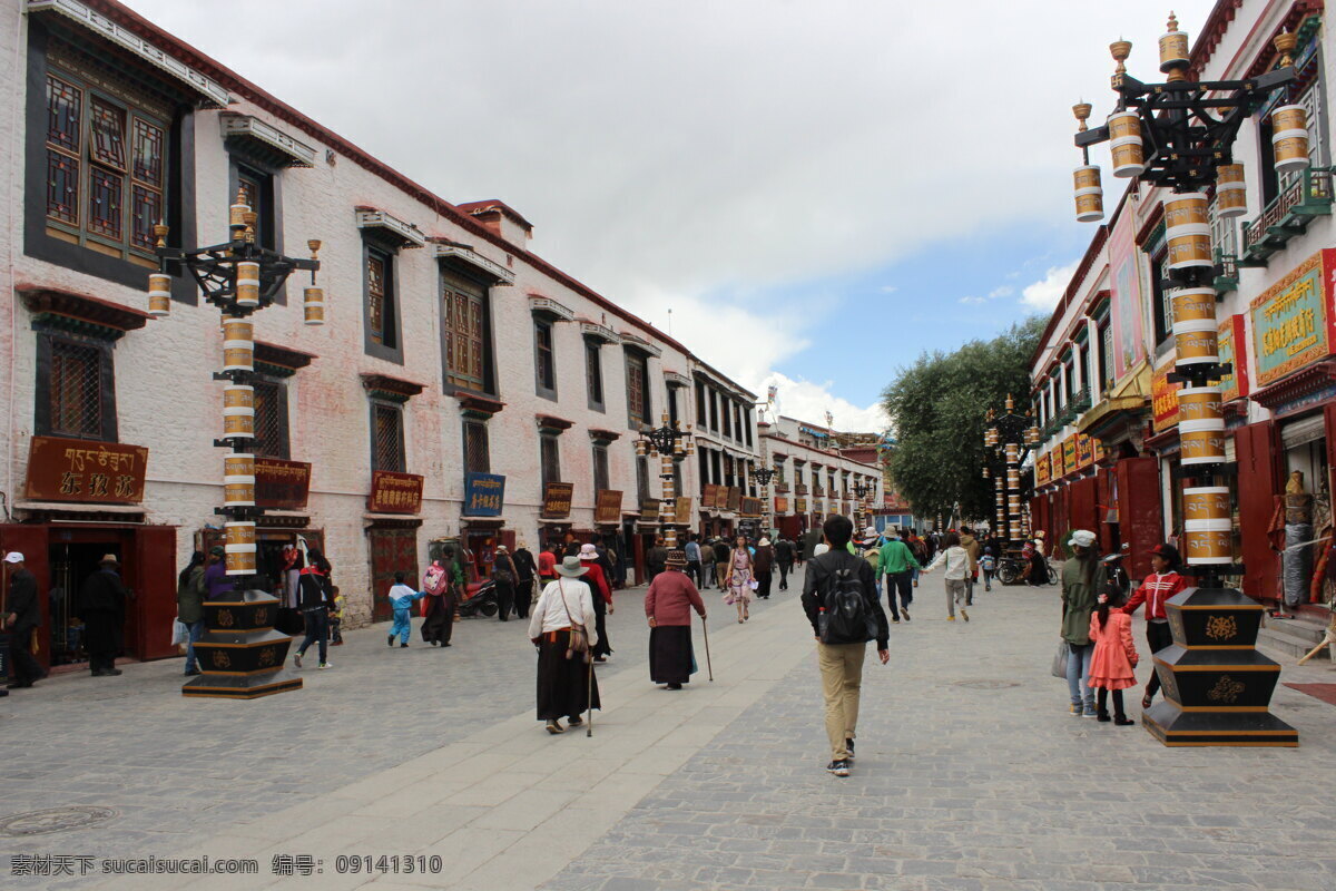 拉萨藏式大街 拉萨 西藏 广场 街道 大街 藏式风格 藏街 骑行川藏线 国内旅游 旅游摄影 灰色